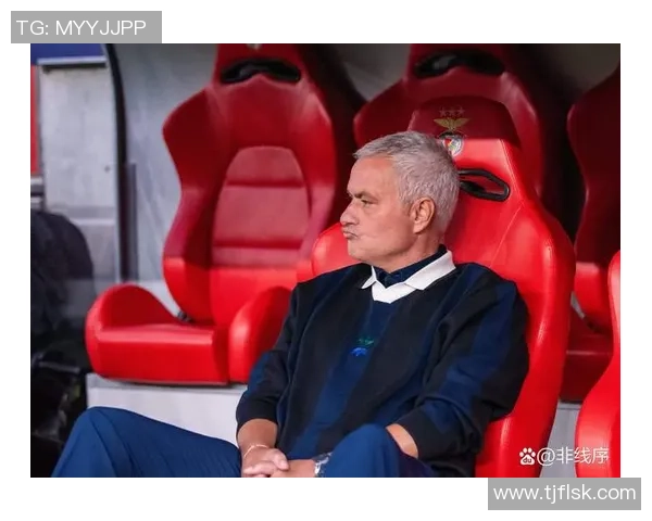 足球巨星含泪告别赛场见证辉煌瞬间与不舍情感交织 足球巨星含泪告别赛场见证辉煌瞬间与不舍情感交织