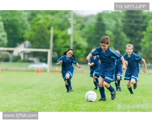 从足球巨星经典动作解读绿茵魅力与竞技精神的独特表现