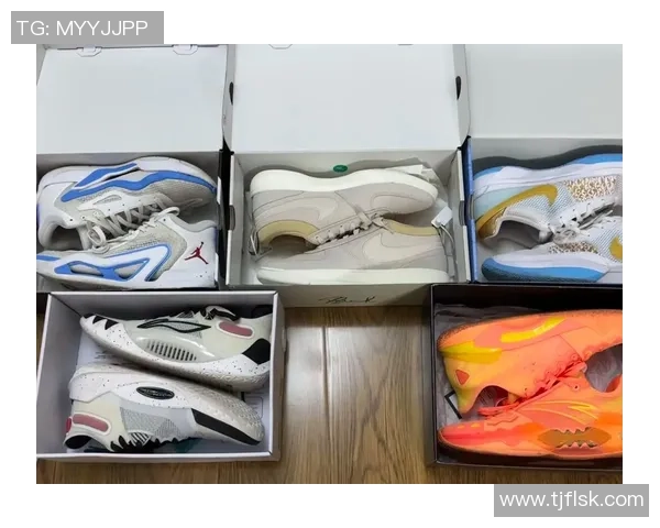 拥有个人签名足球鞋的球星及其品牌合作背后的故事与影响 拥有个人签名足球鞋的球星及其品牌合作背后的故事与影响